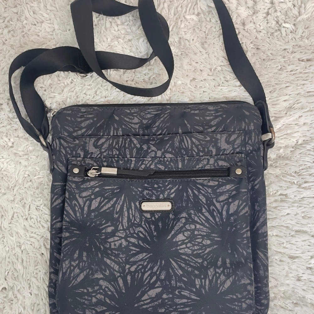Baggallini shoulder bag